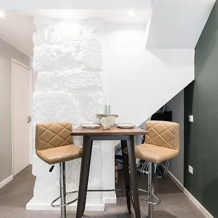 Alegria Duplex - Modern Apt In Appartement